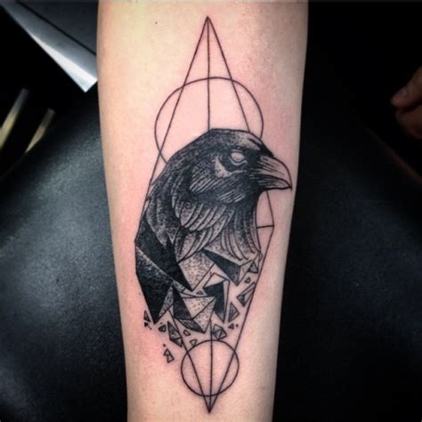 10+ Stylish and Traditional Crow Tattoo Designs | Styles At Life