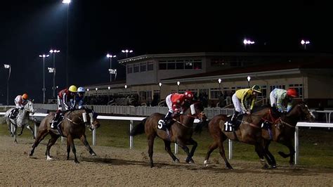 Re-waxing begins at Chelmsford City racecourse | Racing News | Sky Sports