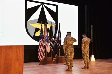 PHOTOS: Army Futures Command unveils unit patch that features golden anvil | American Military News