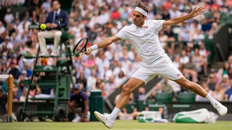 federer-wimbledon-2021-thursday2