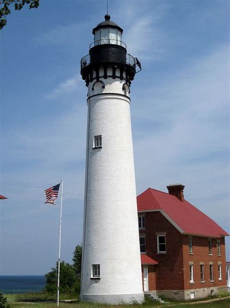 Lighthouse MI Munising DS 2008 | Lighthouse, Munising, Lighthouse pictures