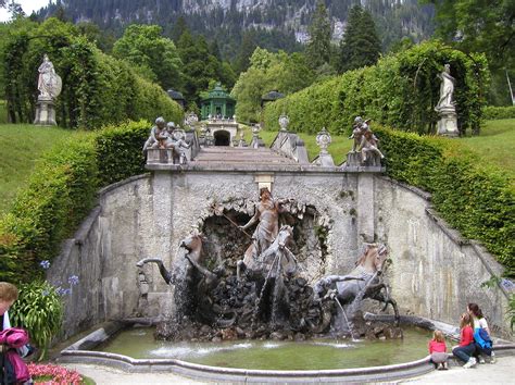 schloss linderhof photos | Schloss Linderhof | Gothic setting, Palace garden, Castle