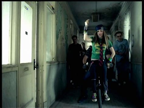 Avril Lavigne-'Sk8er Boi' MV screencaps [HQ] - Music Image (19783918) - Fanpop