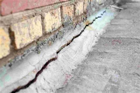 Can You Still Fix Cracks in the Walls? Know These 8 Things