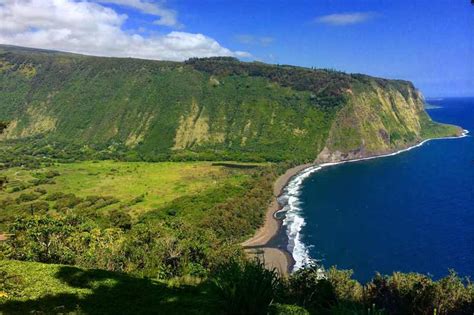 Waipio Valley and Waterfalls Tour