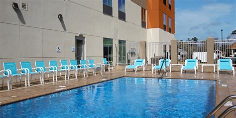 Lake Charles Hotels | Holiday Inn Express & Suites Lake Charles South ...