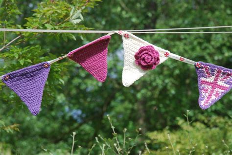 Union Jack Crochet Bunting Pattern by Woolly Chic