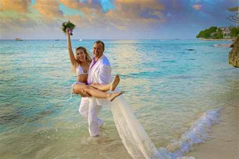 STYLE INSPIRATION | Barbados Beach Wedding | Glitter&Mud