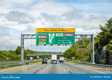 Road Signs on the Highway. Pennsylvania US Editorial Image - Image of driving, metal: 159500335