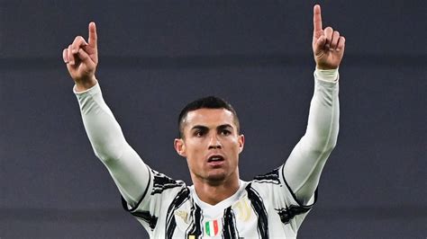 Ronaldo scores 750th career goal in Juventus' Champions League victory ...