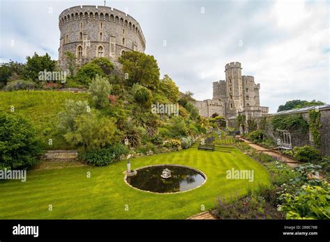 Windsor castle gardens hi-res stock photography and images - Alamy