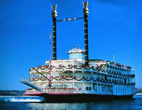 Branson Show News: ShowBoat Branson Belle Christmas Dinner Show Cruise Today