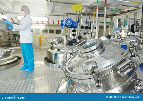 Pharmaceutical Industry Worker Stock Photo - Image: 44078871