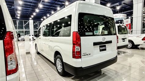 Hiace Commuter 2022