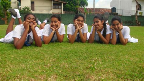 Sri Lankan School girls - 3 | Sri Lankan & Desi Indian Girls