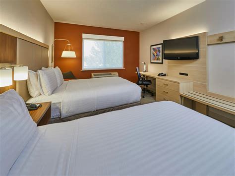 Medford Oregon Hotel | Holiday Inn Express & Suites Medford/Central Point