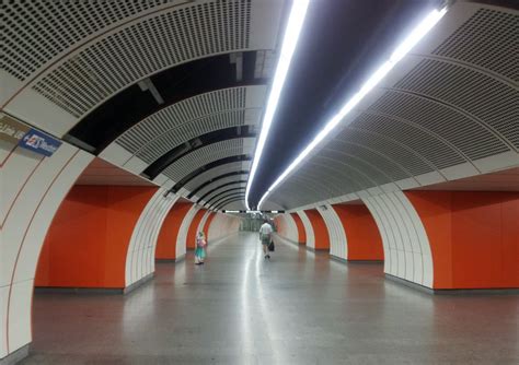 Pin by Elettra Bordonaro on Subway Design - "ultra" | Subway design ...