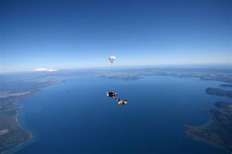 Taupo Tandem Skydiving With Beautiful Lake Views