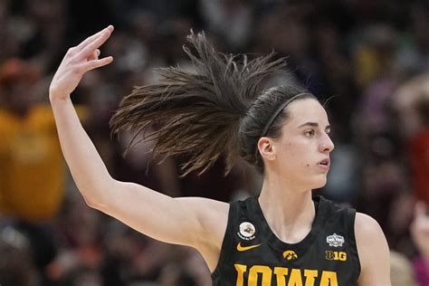 Clark, Iowa end perfect South Carolina season in Final Four – Metro US