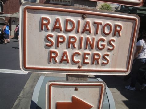 Radiator Springs Racers Review - Incrediblecoasters