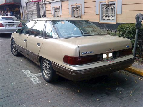 1990 Ford Taurus LX - Sedan 3.0L V6 auto