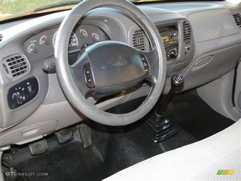 1998 Ford F150 XL Regular Cab Interior Color Photos | GTCarLot.com