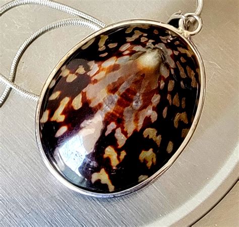 HAWAIIAN LIMPET SHELL PENDANT IN STERLING SILVER 925 - HAND-CRAFTED VINTAGE