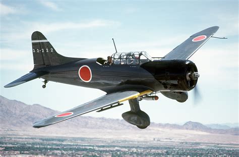 [Photo] A modern replica of D3A dive bomber in flight, 27 Apr 1986 ...