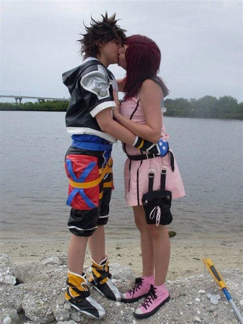 sora x kairi: kiss scene by AkwardStranger on DeviantArt