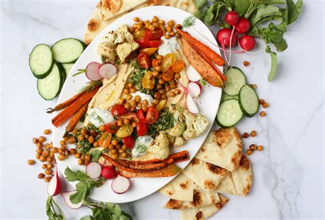 Mediterranean hummus platter