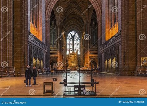 Tourists Admire Liverpool Cathedral Interior, 13th August 2019, Liverpool UK Editorial Stock ...