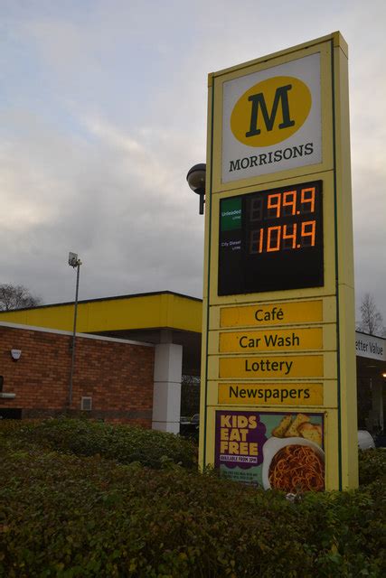 Tiverton : Morrisons Petrol Station © Lewis Clarke cc-by-sa/2.0 :: Geograph Britain and Ireland