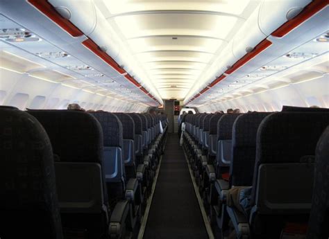 easyJet A319 Cabin – The Curator