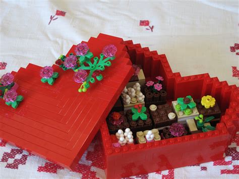 LEGO IDEAS - Valentine's Heart Candy Box