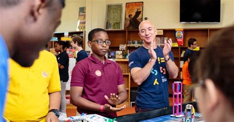 Jeff Bezos Helps Nashville Public Schools by Providing Financial Assistance