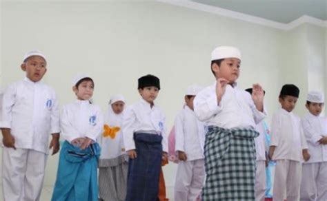 Membiasakan Anak Shalat Berjamaah - Aqiqah Al Kautsar