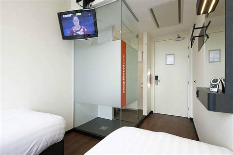 easyHotel Amsterdam City Centre South Rooms: Pictures & Reviews ...