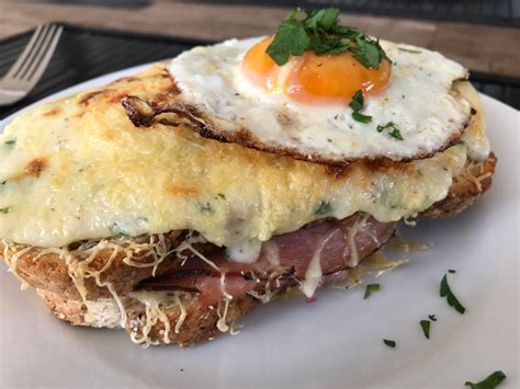 [home made] croque monsieur with egg, ham, bechamel/cheese sauce [1850*950] : r/FoodPorn