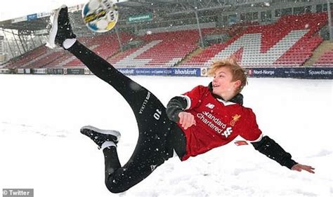 Transfer news: Norwegian wonderkid Isak Hansen-Aaroen joins Manchester ...