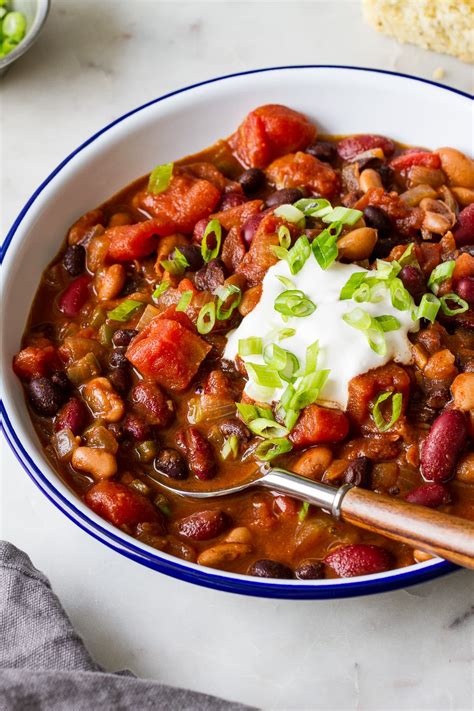 Easy Three Bean Chili Recipe - The Simple Veganista