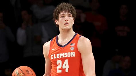 Clemson's PJ Hall suffers knee injury, will undergo surgery | Yardbarker