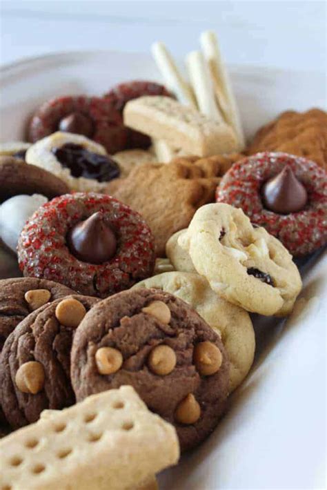 How to Make an Easy Holiday Cookie Tray | Practically Homemade