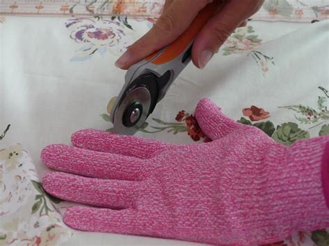 Rotary Cutter: Tips for safe & accurate fabric cutting – MadamSew