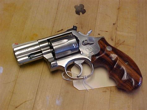 Smith & Wesson 686 combat magnum snub-nose .357 - VERY NICE For Sale at GunAuction.com - 4419372