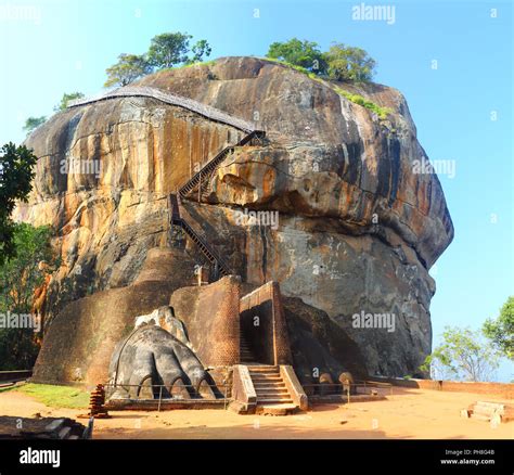 Sigiriya Lion Rock Fortress Stock Photo - Alamy