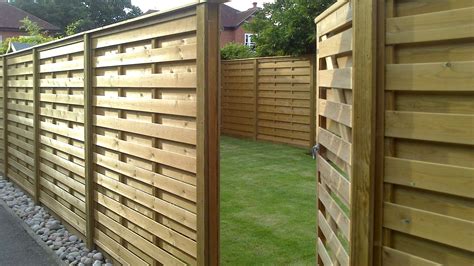 Luxury Hit and Miss fence panels modernize garden | Garden fence panels, Wood fence design ...