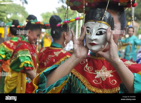 Topeng betawi hi-res stock photography and images - Alamy