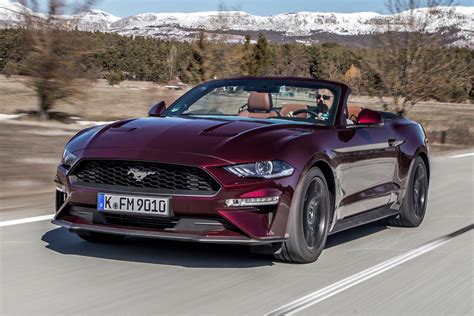 New Ford Mustang EcoBoost Convertible 2018 review | Auto Express