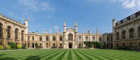 The story of the Oxford vs Cambridge rivalry | Evan Evans Tours