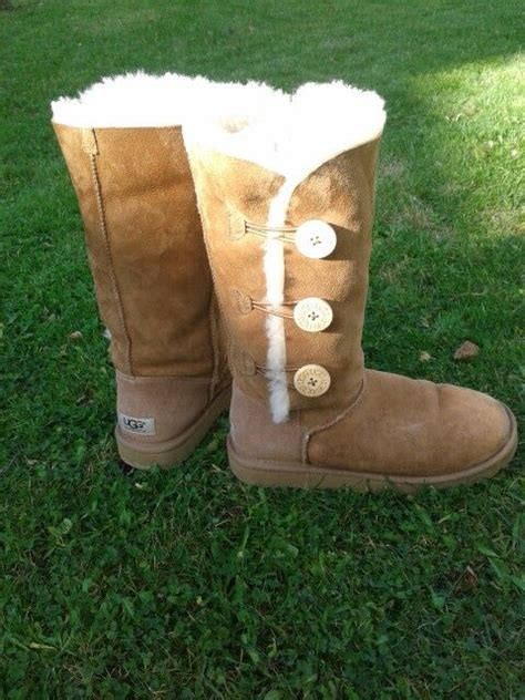 Button uggs Awesome Shoes, Watch V, Ugg Boots, Cloths, Uggs, Feature ...